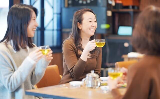 結婚相談所主催の代理お見合いのイベントに参加する
